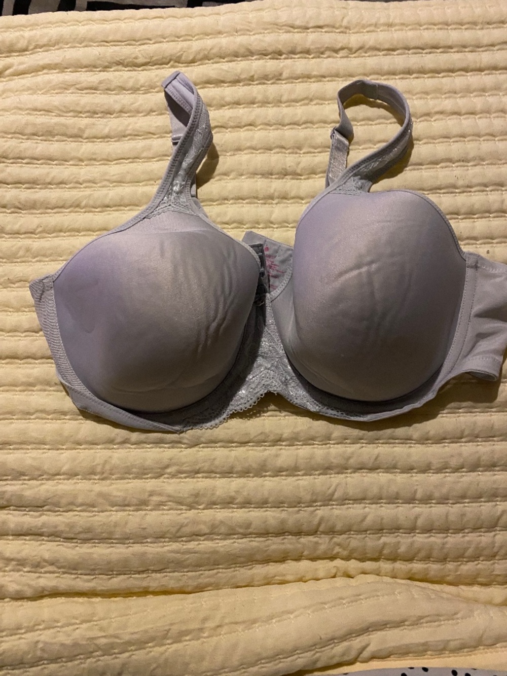 Breezies woman's underwire bra